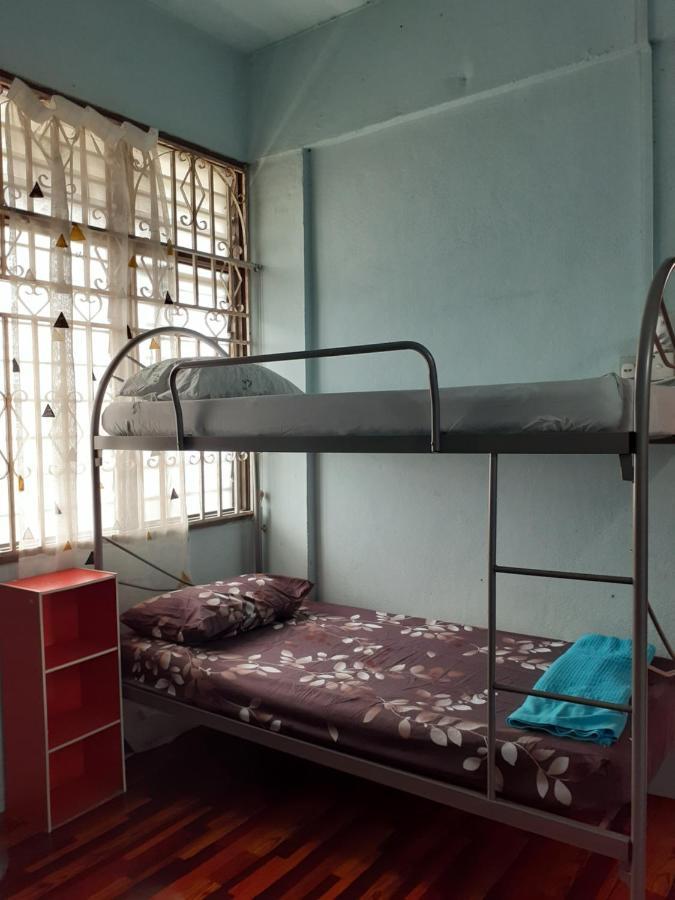 Homestay Idaman Tun Hussein - Harga Untuk 1 Rumah ,1 Bilik ,1 Bilik Air 4 Single Bed - Not Sharing 페라이 외부 사진