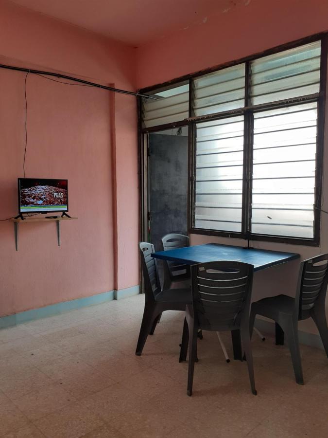 Homestay Idaman Tun Hussein - Harga Untuk 1 Rumah ,1 Bilik ,1 Bilik Air 4 Single Bed - Not Sharing 페라이 외부 사진
