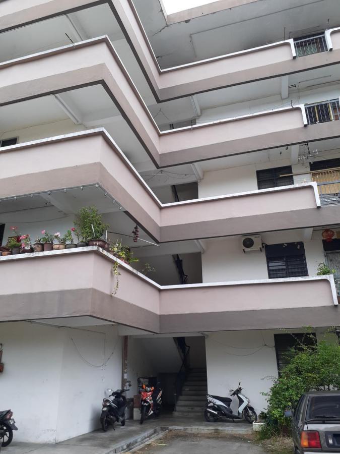 Homestay Idaman Tun Hussein - Harga Untuk 1 Rumah ,1 Bilik ,1 Bilik Air 4 Single Bed - Not Sharing 페라이 외부 사진